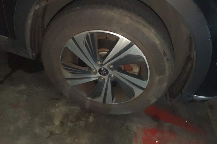 Used Hongqi HS5 2019 2.0T Smart Connect Flagship Edition Right Front Wheel Hub