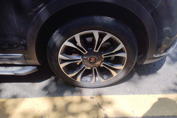 Used Hongqi HS5 2019 2.0T Smart Connect Flagship All-Wheel-Drive Version Right Front Wheel Hub
