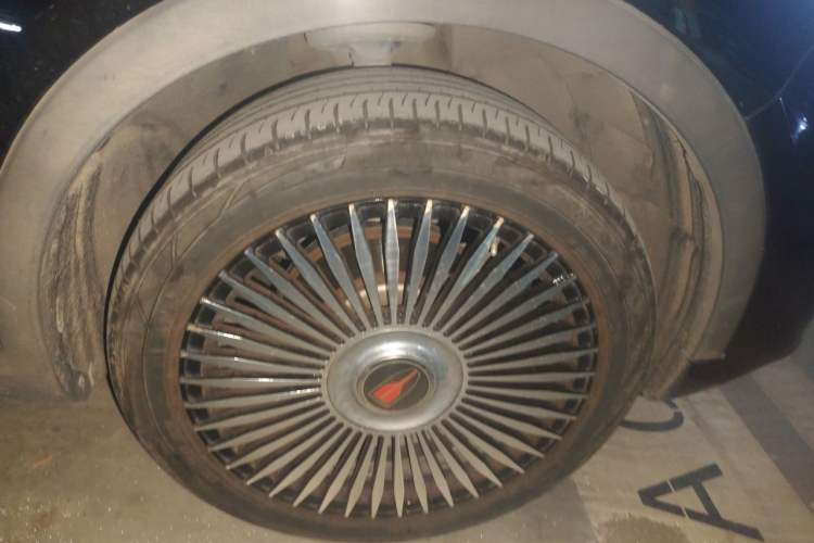 Used Hongqi HS5 2019 2.0T Smart Connect Flagship All-Wheel-Drive Version Right Front Wheel Hub