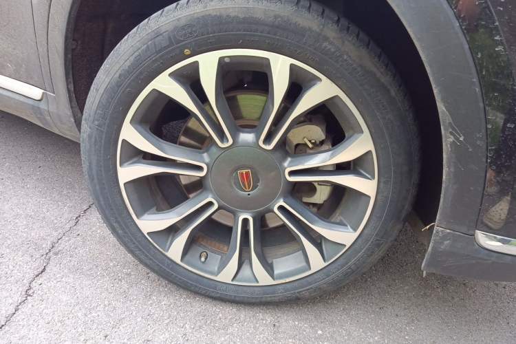 Used Hongqi HS5 2019 2.0T Smart Connect Flagship All-Wheel-Drive Version Right Front Wheel Hub