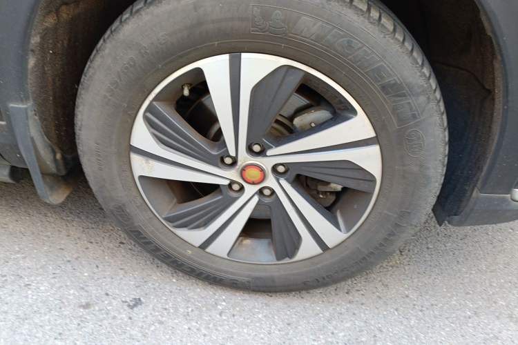 Used Hongqi HS5 2019 2.0T Smart Connect Flagship Edition Right Front Wheel Hub