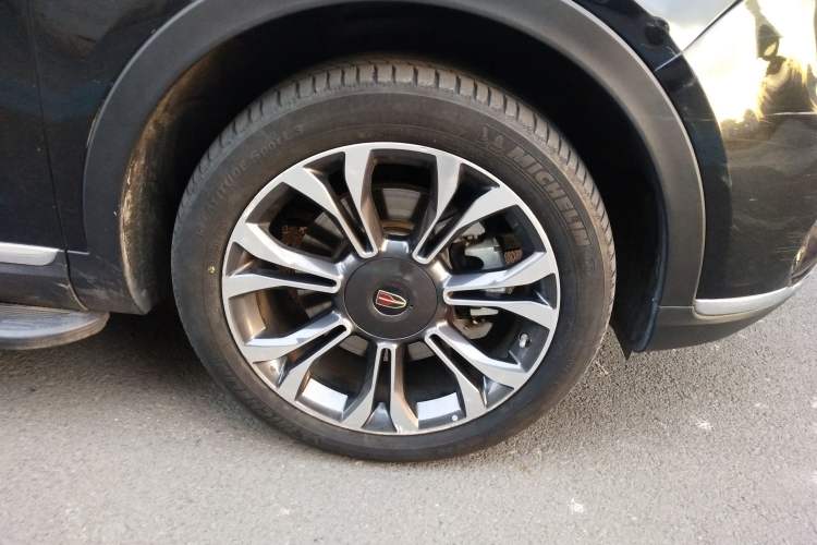 Used Hongqi HS5 2019 2.0T Smart Connect Flagship All-Wheel-Drive Version Right Front Wheel Hub