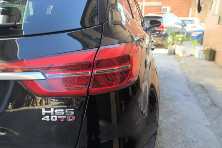 Used Hongqi HS5 2019 2.0T Smart Connect Flagship All-Wheel-Drive Version Right Rear Taillight