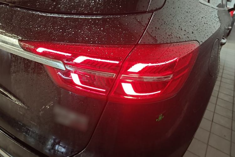 Used Hongqi HS5 2019 2.0T Smart Connect Flagship All-Wheel-Drive Version Right Rear Taillight