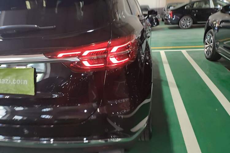 Used Hongqi HS5 2019 2.0T Smart Connect Flagship All-Wheel-Drive Version Right Rear Taillight