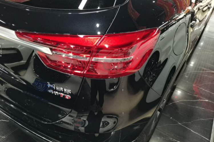 Used Hongqi HS5 2019 2.0T Smart Connect Flagship All-Wheel-Drive Version Right Rear Taillight