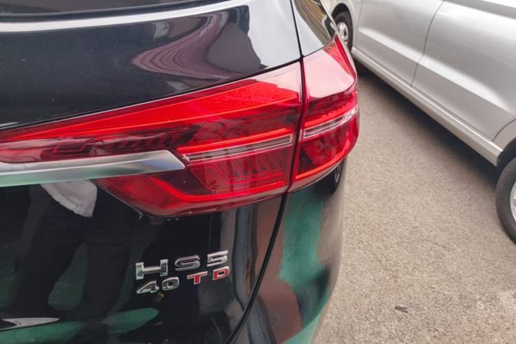 Used Hongqi HS5 2019 2.0T Smart Connect Flagship All-Wheel-Drive Version Right Rear Taillight