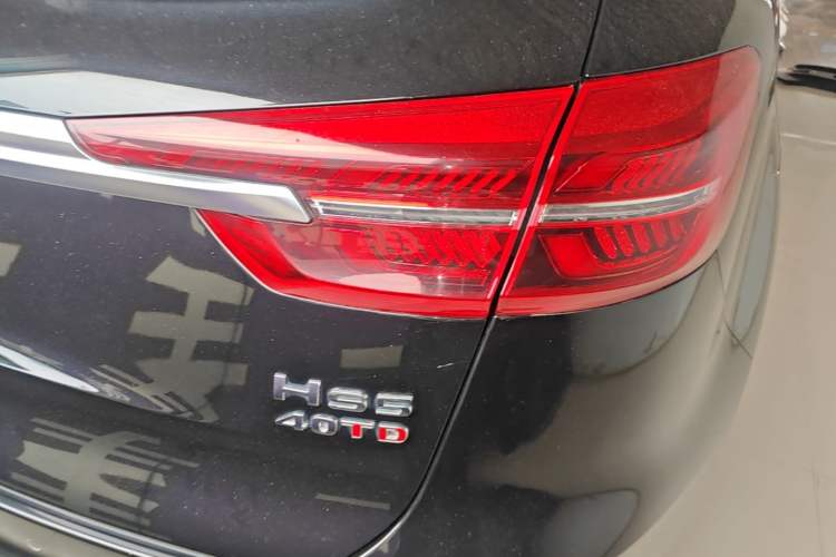 Used Hongqi HS5 2019 2.0T Smart Connect Flagship All-Wheel-Drive Version Right Rear Taillight