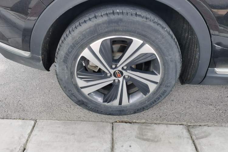 Used Hongqi HS5 2019 2.0T Smart Connect Flagship Edition Right Rear Wheel Hub