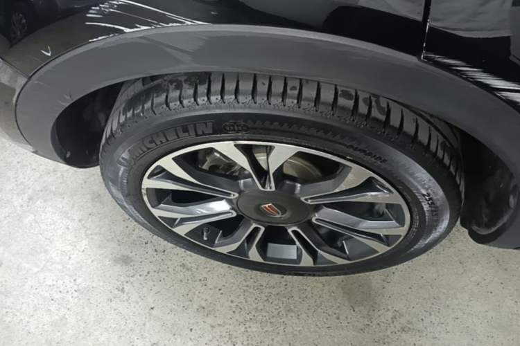 Used Hongqi HS5 2019 2.0T Smart Connect Flagship All-Wheel-Drive Version Right Rear Wheel Hub