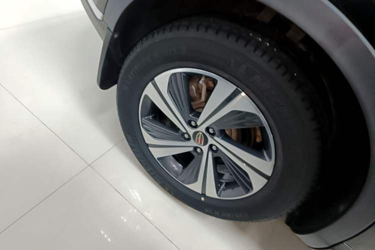 Used Hongqi HS5 2019 2.0T Smart Connect Flagship Edition Right Rear Wheel Hub