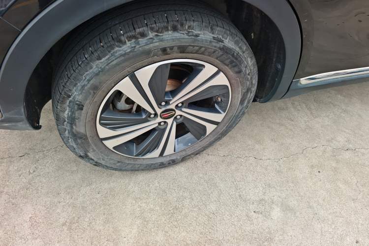 Used Hongqi HS5 2019 2.0T Smart Connect Flagship Edition Right Rear Wheel Hub
