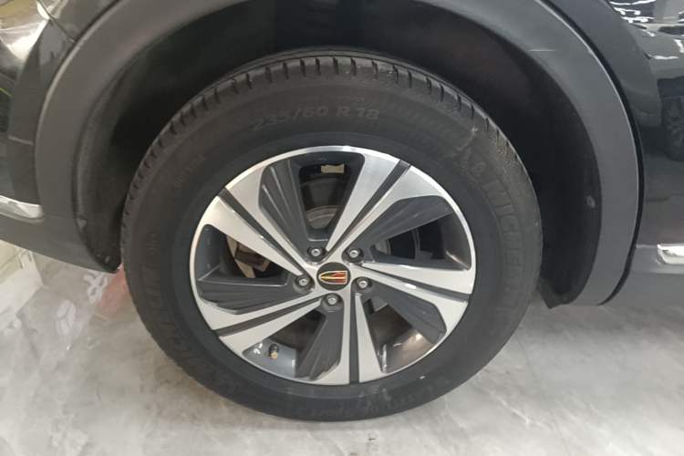 Used Hongqi HS5 2019 2.0T Smart Connect Flagship Edition Right Rear Wheel Hub