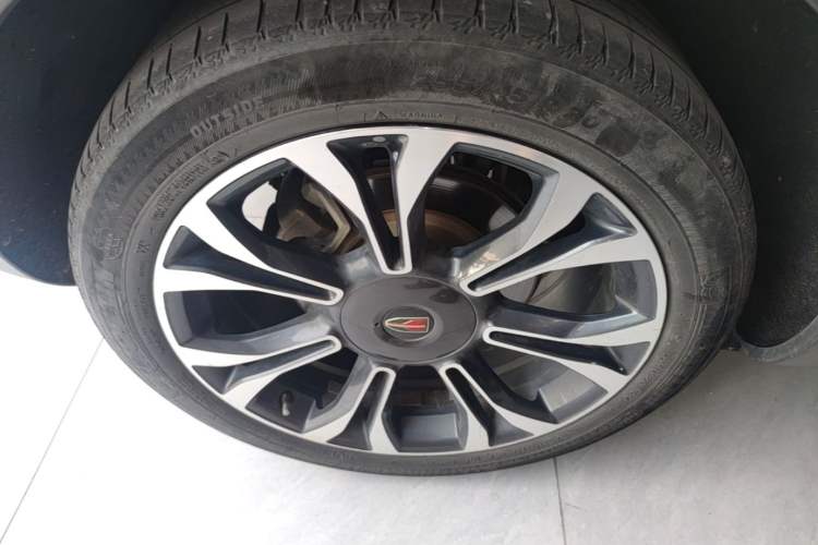 Used Hongqi HS5 2019 2.0T Smart Connect Flagship All-Wheel-Drive Version Right Rear Wheel Hub