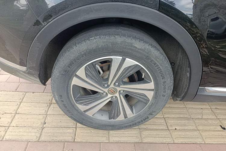 Used Hongqi HS5 2019 2.0T Smart Connect Flagship Edition Right Rear Wheel Hub