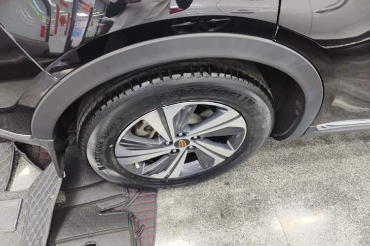 Used Hongqi HS5 2019 2.0T Smart Connect Flagship Edition Right Rear Wheel Hub