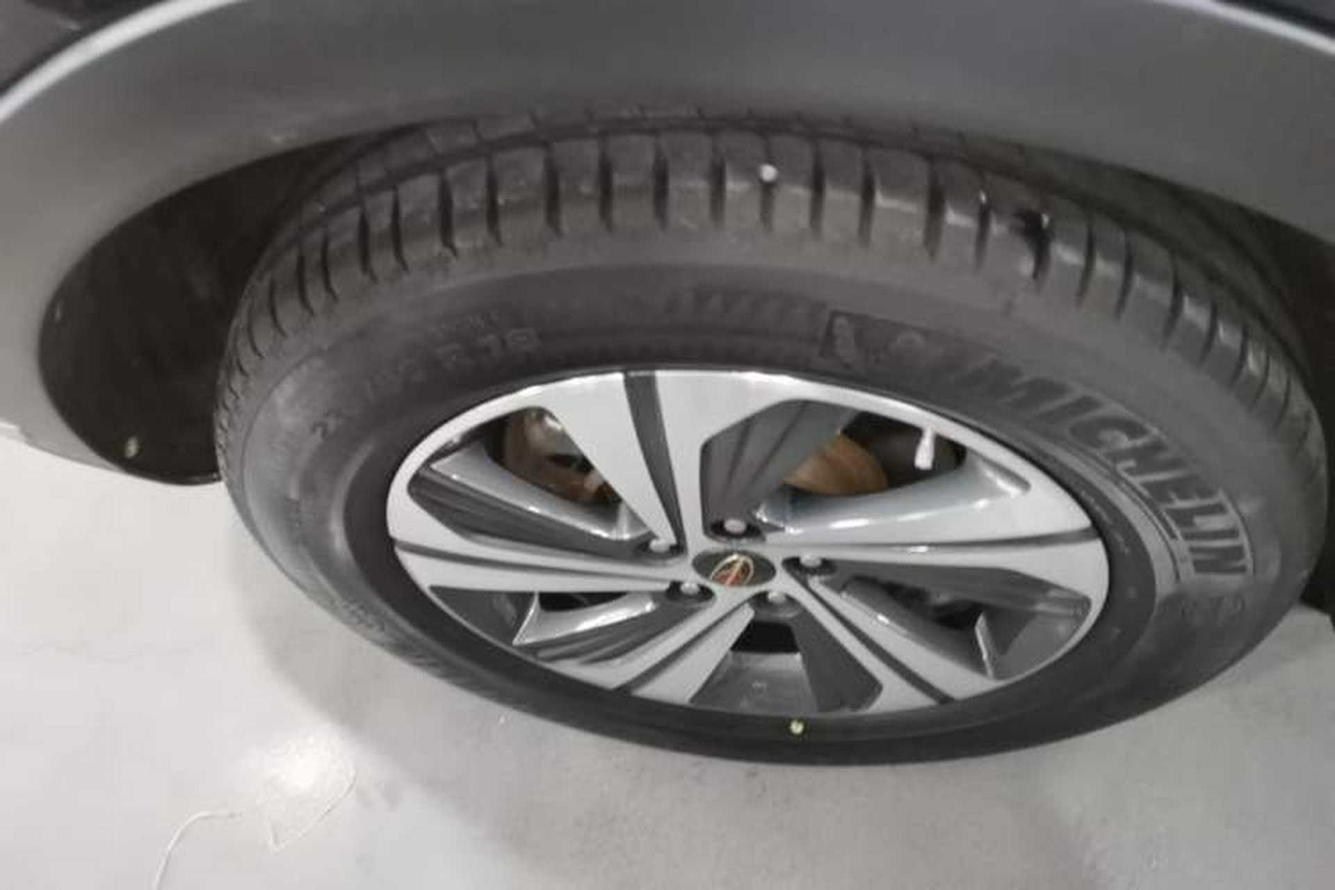 Used Hongqi HS5 2019 2.0T Smart Connect Flagship Edition Right Rear Wheel Hub