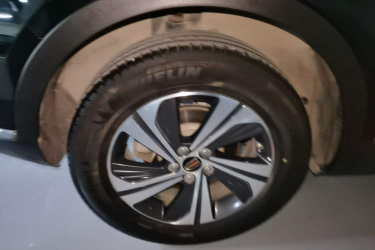 Used Hongqi HS5 2019 2.0T Smart Connect Flagship Edition Right Rear Wheel Hub