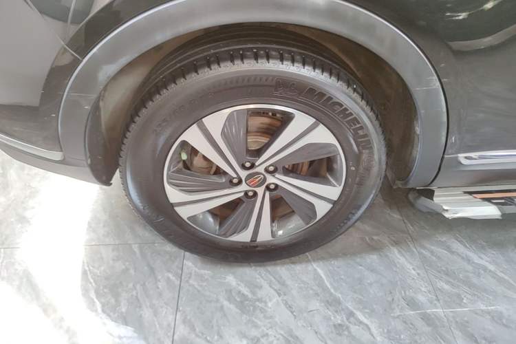 Used Hongqi HS5 2019 2.0T Smart Connect Flagship Edition Right Rear Wheel Hub