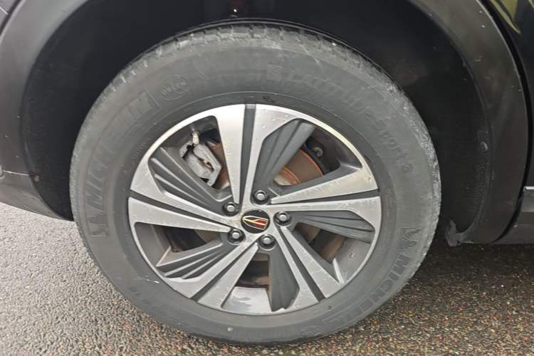 Used Hongqi HS5 2019 2.0T Smart Connect Flagship Edition Right Rear Wheel Hub