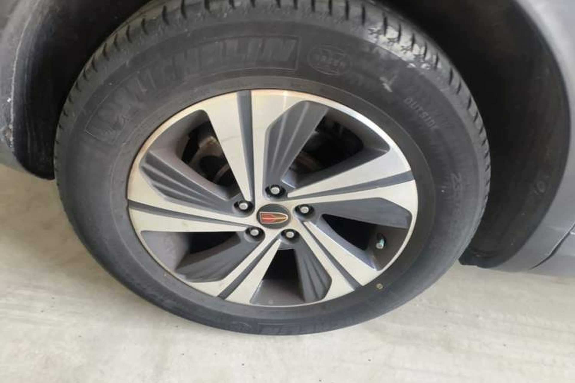 Used Hongqi HS5 2019 2.0T Smart Connect Flagship Edition Right Rear Wheel Hub