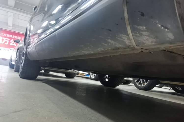 Used Hongqi HS5 2019 2.0T Smart Connect Flagship All-Wheel-Drive Version Right Side Sill