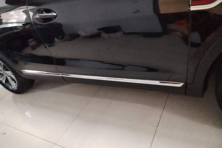 Used Hongqi HS5 2019 2.0T Smart Connect Flagship Edition Right Side Sill