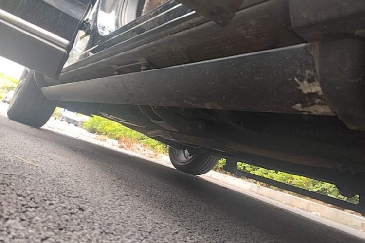 Used Hongqi HS5 2019 2.0T Smart Connect Flagship All-Wheel-Drive Version Right Side Sill