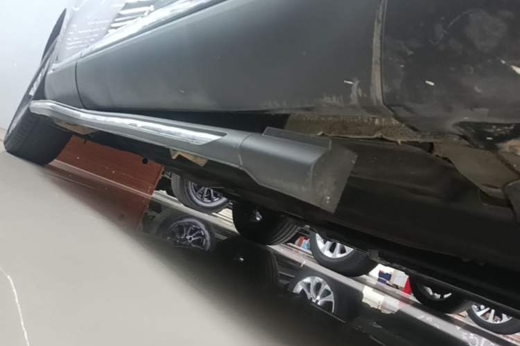 Used Hongqi HS5 2019 2.0T Smart Connect Flagship Edition Right Side Sill