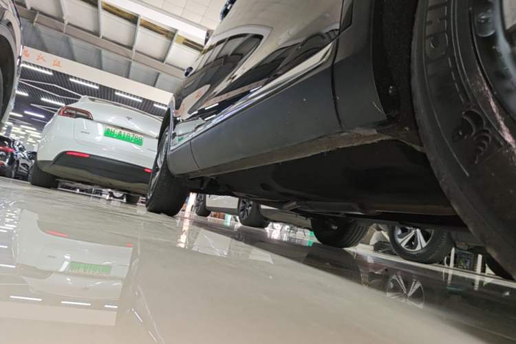 Used Hongqi HS5 2019 2.0T Smart Connect Flagship Edition Right Side Sill