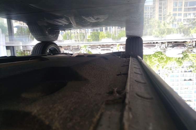 Used Hongqi HS5 2019 2.0T Smart Connect Flagship All-Wheel-Drive Version Right Side Sill