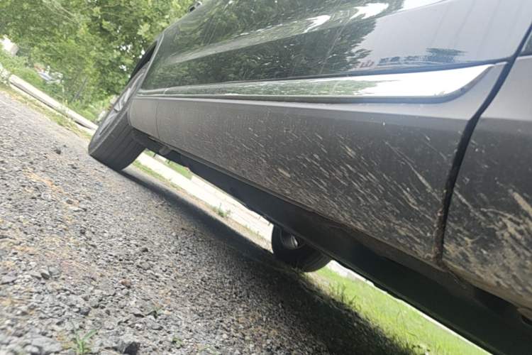 Used Hongqi HS5 2019 2.0T Smart Connect Flagship Edition Right Side Sill