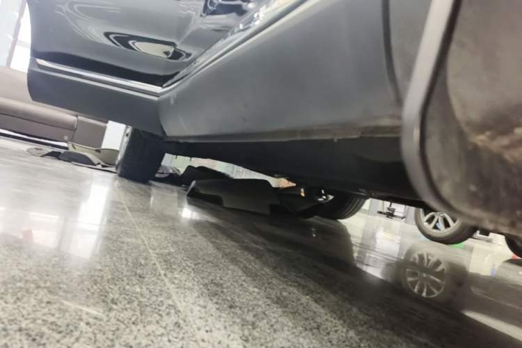Used Hongqi HS5 2019 2.0T Smart Connect Flagship Edition Right Side Sill