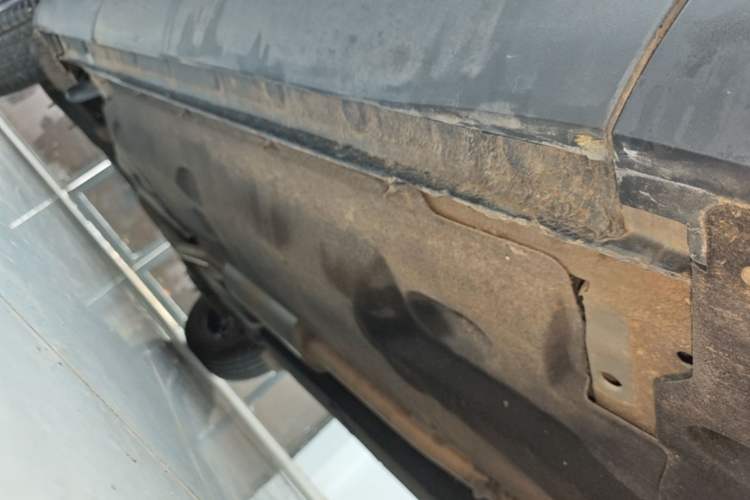 Used Hongqi HS5 2019 2.0T Smart Connect Flagship Edition Right Side Sill