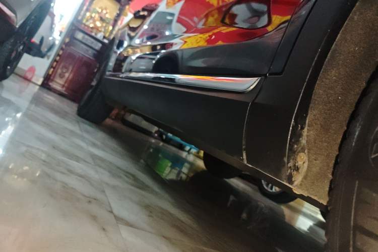 Used Hongqi HS5 2019 2.0T Smart Connect Flagship Edition Right Side Sill