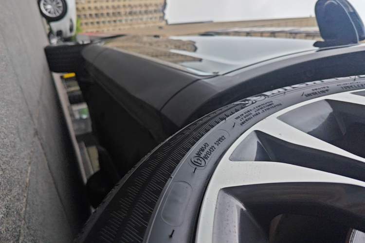 Used Hongqi HS5 2019 2.0T Smart Connect Flagship Edition Right Side Sill