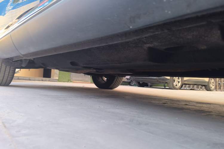 Used Hongqi HS5 2019 2.0T Smart Connect Flagship All-Wheel-Drive Version Right Side Sill