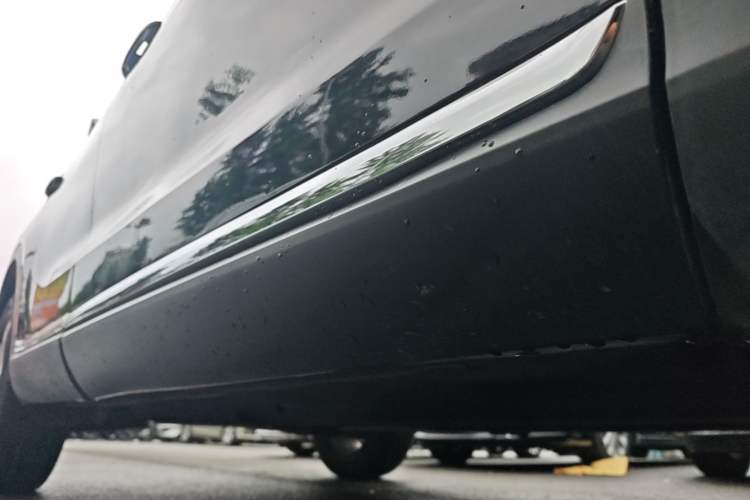 Used Hongqi HS5 2019 2.0T Smart Connect Flagship Edition Right Side Sill