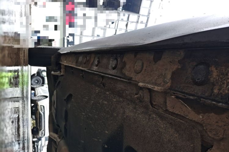 Used Hongqi HS5 2019 2.0T Smart Connect Flagship Edition Right Side Sill
