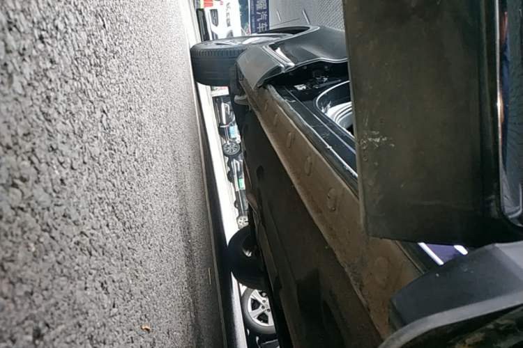 Used Hongqi HS5 2019 2.0T Smart Connect Flagship Edition Right Side Sill