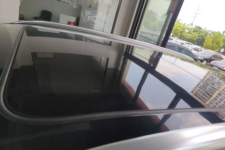 Used Hongqi HS5 2019 2.0T Smart Connect Flagship All-Wheel-Drive Version Roof