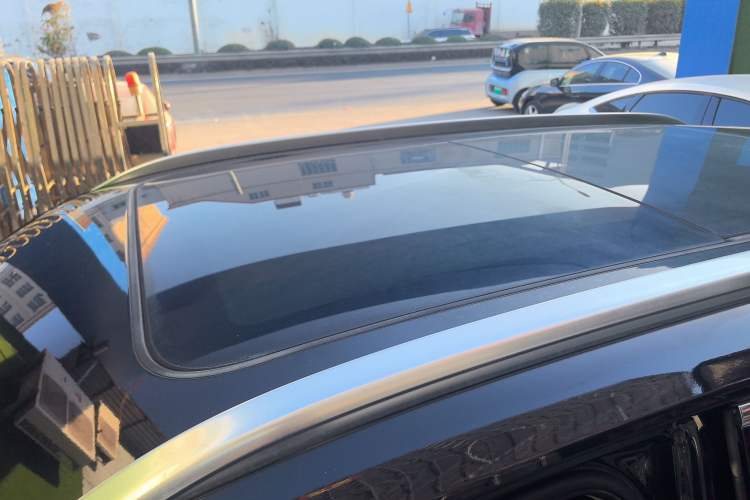 Used Hongqi HS5 2019 2.0T Smart Connect Flagship All-Wheel-Drive Version Roof