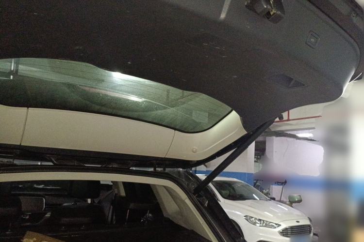 Used Hongqi HS5 2019 2.0T Smart Connect Flagship All-Wheel-Drive Version Trunk