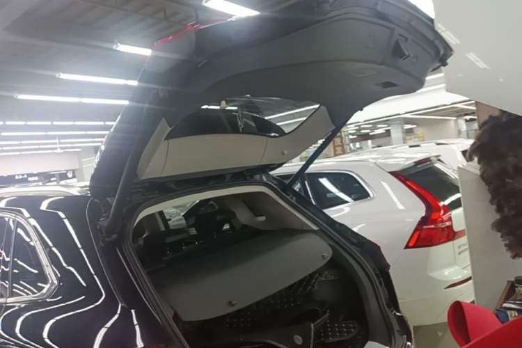 Used Hongqi HS5 2019 2.0T Smart Connect Flagship Edition Trunk
