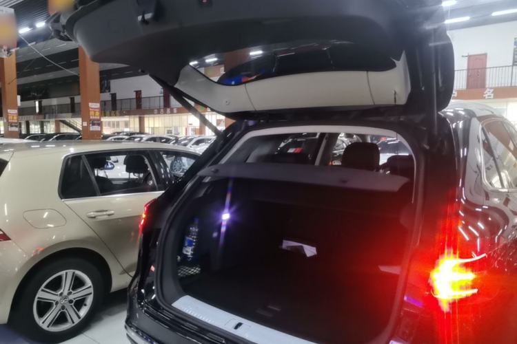 Used Hongqi HS5 2019 2.0T Smart Connect Flagship Edition Trunk