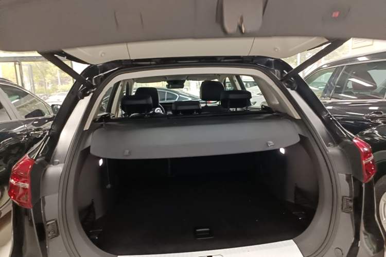 Used Hongqi HS5 2019 2.0T Smart Connect Flagship Edition Trunk