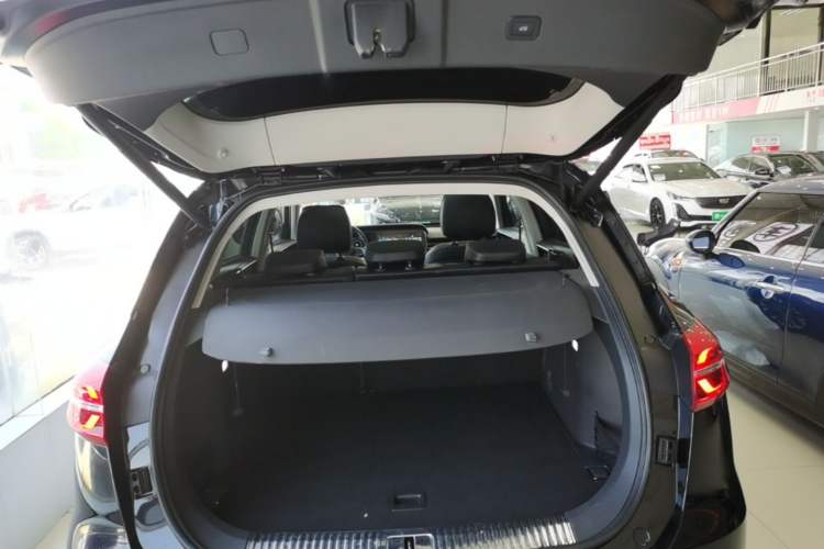 Used Hongqi HS5 2019 2.0T Smart Connect Flagship All-Wheel-Drive Version Trunk