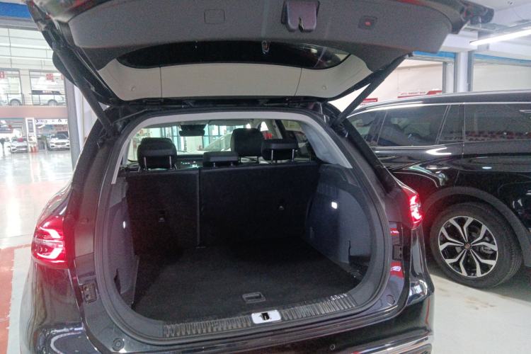 Used Hongqi HS5 2019 2.0T Smart Connect Flagship Edition Trunk