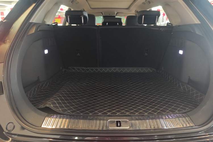 Used Hongqi HS5 2019 2.0T Smart Connect Flagship All-Wheel-Drive Version Trunk