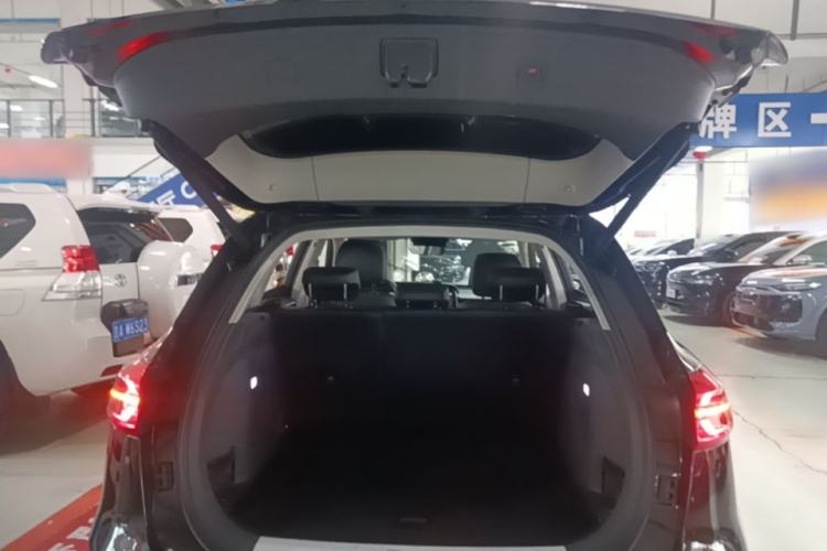 Used Hongqi HS5 2019 2.0T Smart Connect Flagship All-Wheel-Drive Version Trunk